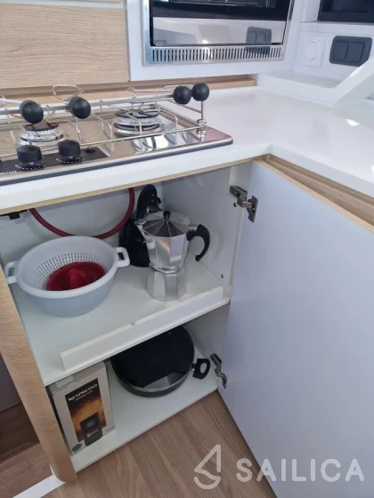 Aventura 37 - Yacht Charter Sailica