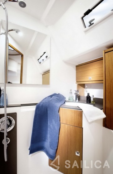 Bavaria 46 Cruiser - Yacht Charter Sailica