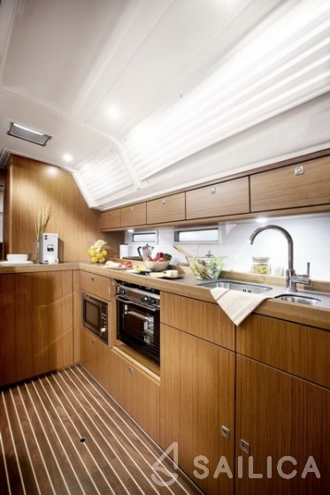 Bavaria 46 Cruiser - Yacht Charter Sailica