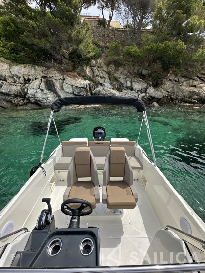 Quicksilver Activ 675 Open - Yacht Charter Sailica