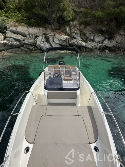 Quicksilver Activ 675 Open - Yacht Charter Sailica