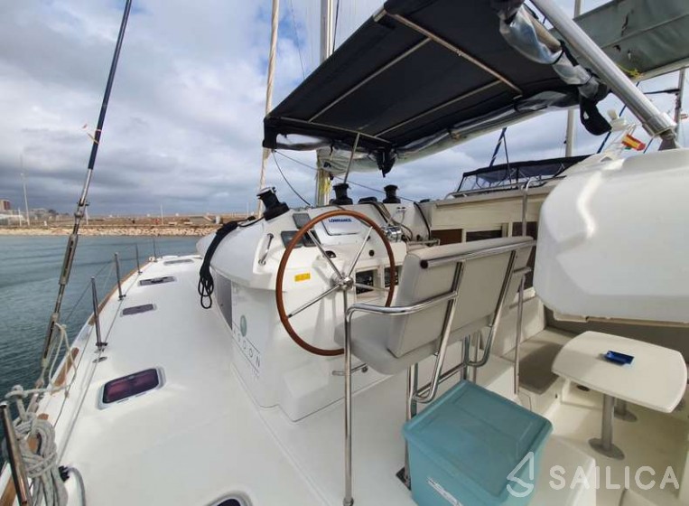 Lagoon 400 - Yacht Charter Sailica