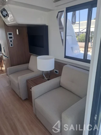 Bali 4.2 - Yacht Charter Sailica