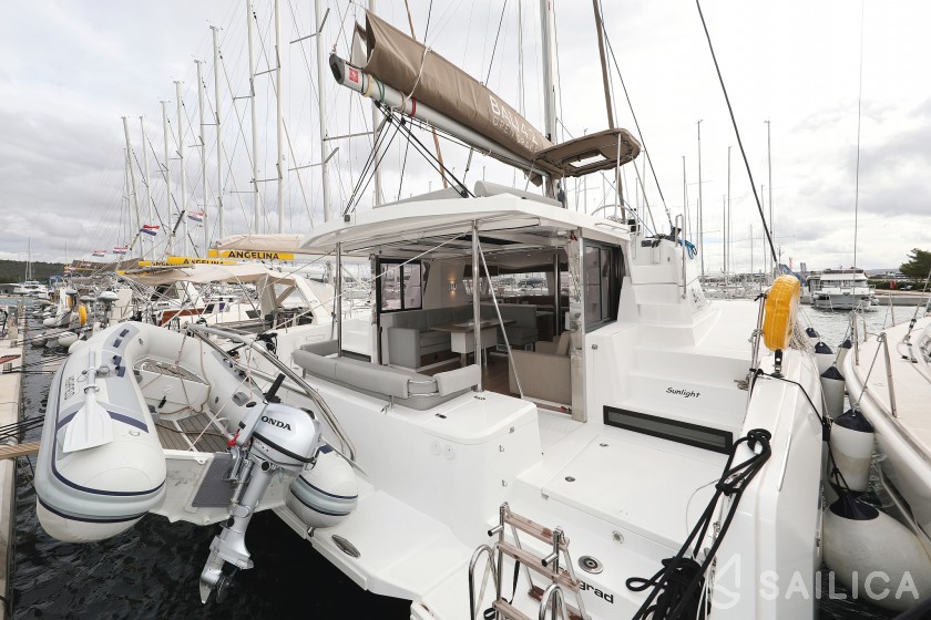 Bali 4.2 - Yacht Charter Sailica