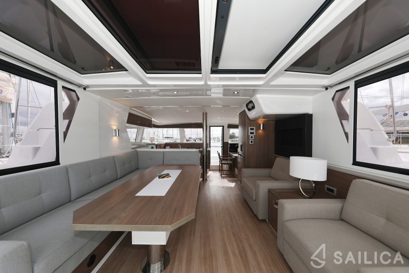 Bali 4.2 - Yacht Charter Sailica