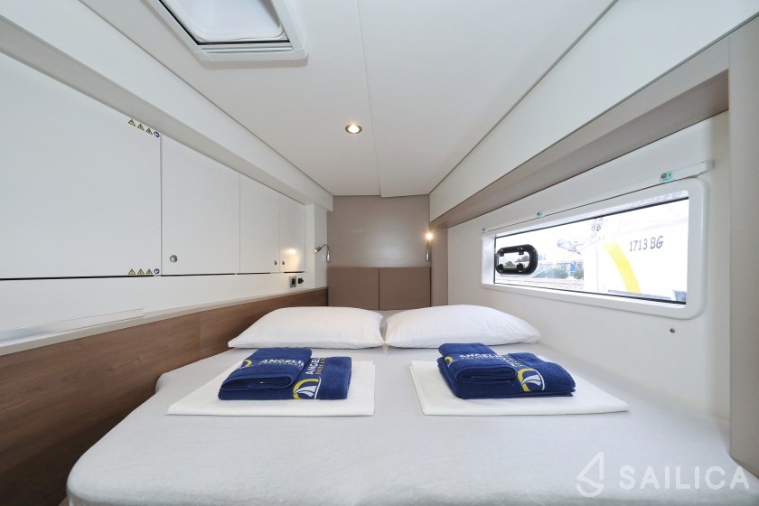 Bali 4.2 - Yacht Charter Sailica