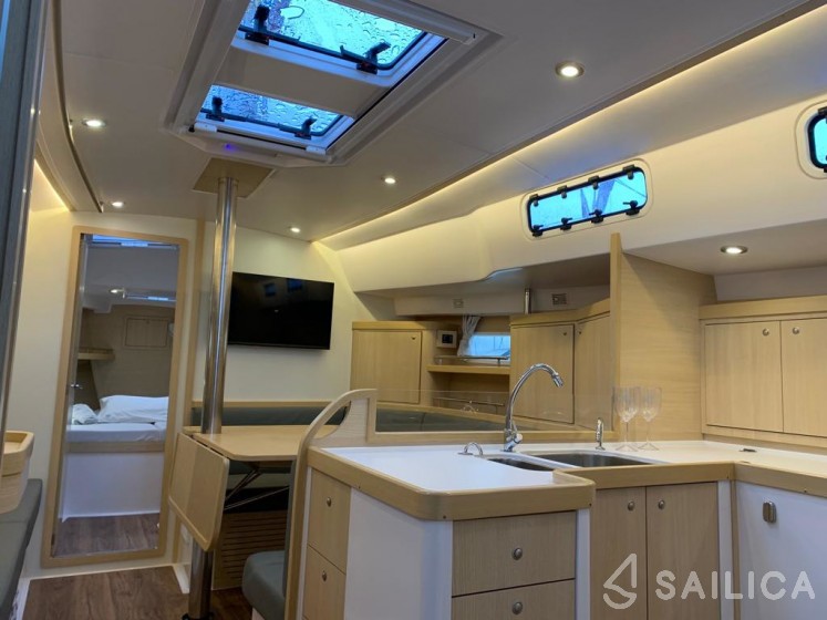 Delta 41 - Yacht Charter Sailica