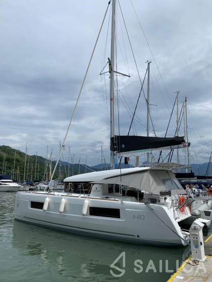 Lagoon 40 - Yacht Charter Sailica