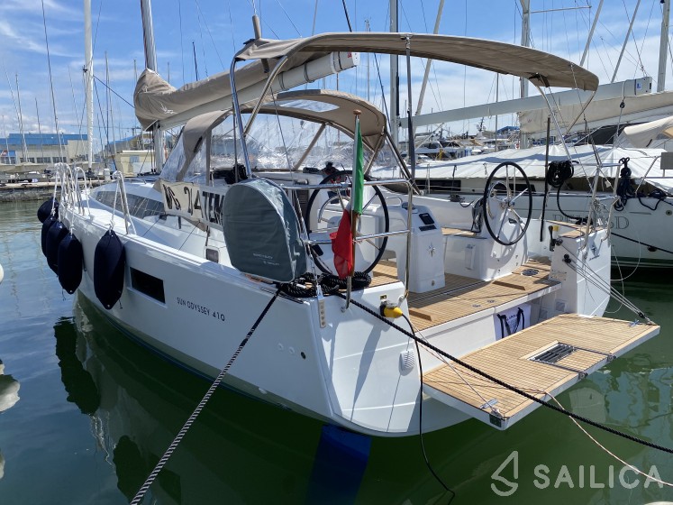 Sun Odyssey 410 - Yacht Charter Sailica