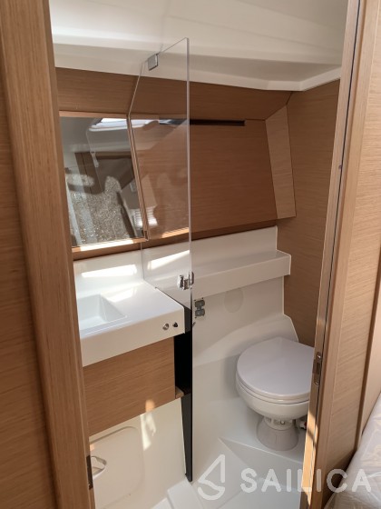 Sun Odyssey 410 - Yacht Charter Sailica