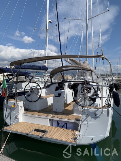 Sun Odyssey 410 - Yacht Charter Sailica