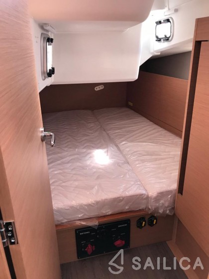Sun Odyssey 410 - Yacht Charter Sailica