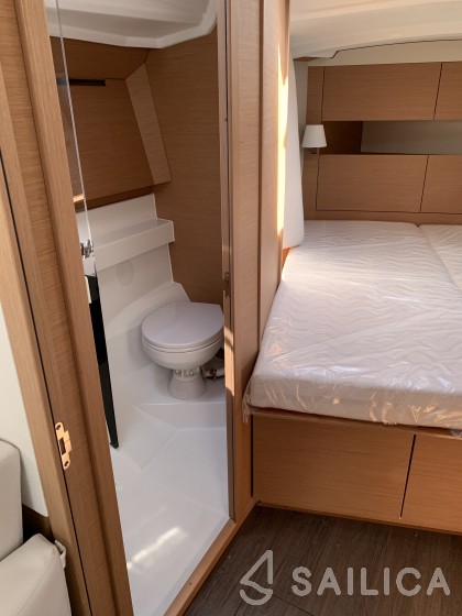 Sun Odyssey 410 - Yacht Charter Sailica
