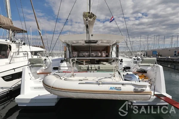 Bali Catsmart - Yacht Charter Sailica