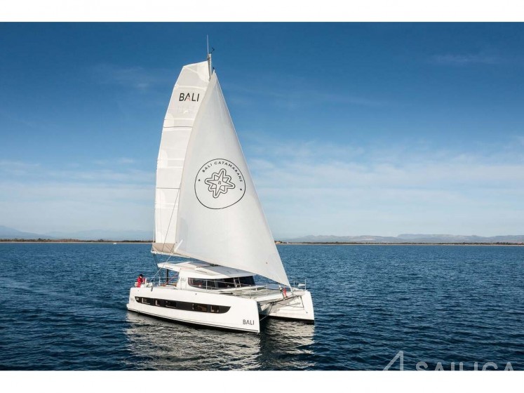 Bali Catsmart - Yacht Charter Sailica
