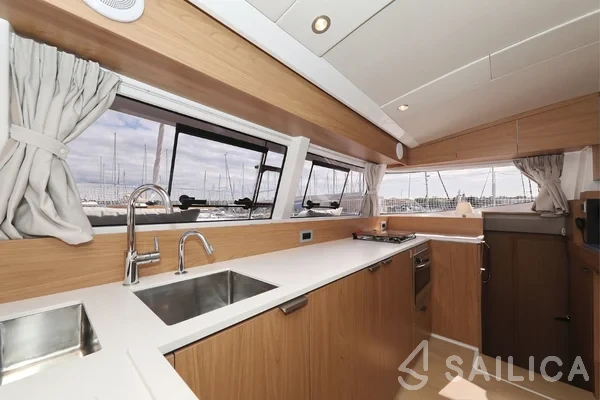 Bali Catsmart - Yacht Charter Sailica