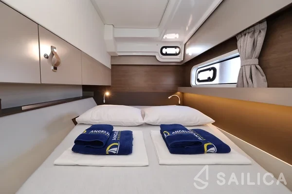 Bali Catspace - Yacht Charter Sailica