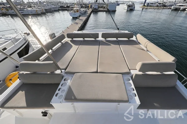 Bali Catspace - Yacht Charter Sailica