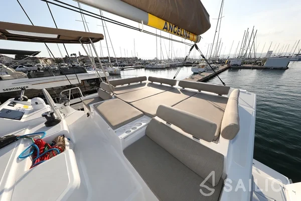 Bali Catspace - Yacht Charter Sailica