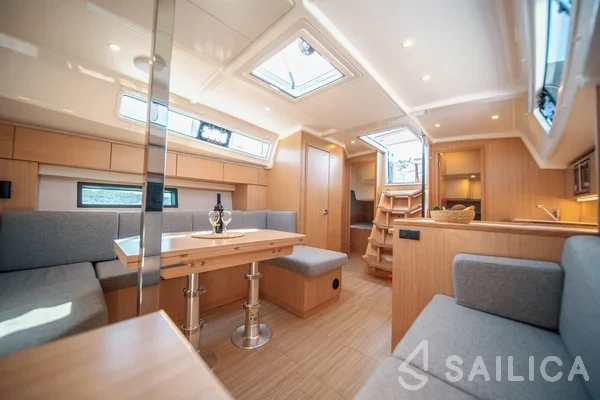 Bavaria C42 - Yacht Charter Sailica
