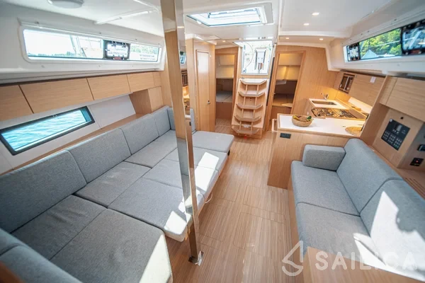 Bavaria C42 - Yacht Charter Sailica