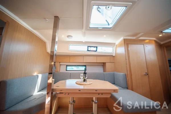 Bavaria C42 - Yacht Charter Sailica