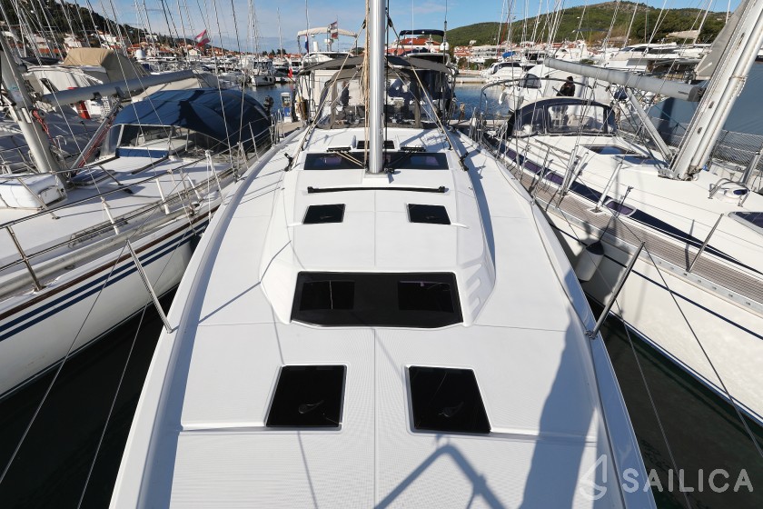 Dufour 41 - Yacht Charter Sailica