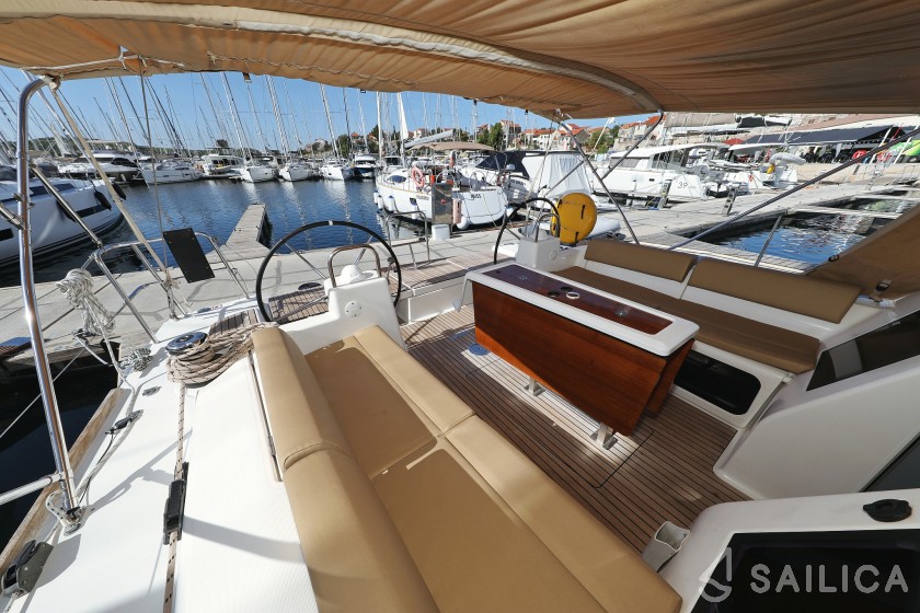 Dufour 460 GL - Yacht Charter Sailica