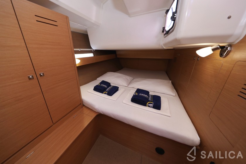 Dufour 460 GL - Yacht Charter Sailica