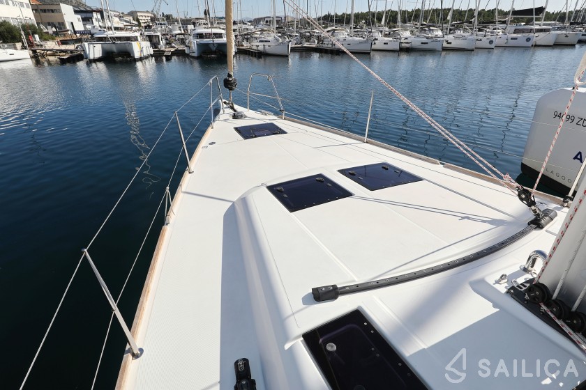 Dufour 460 GL - Yacht Charter Sailica