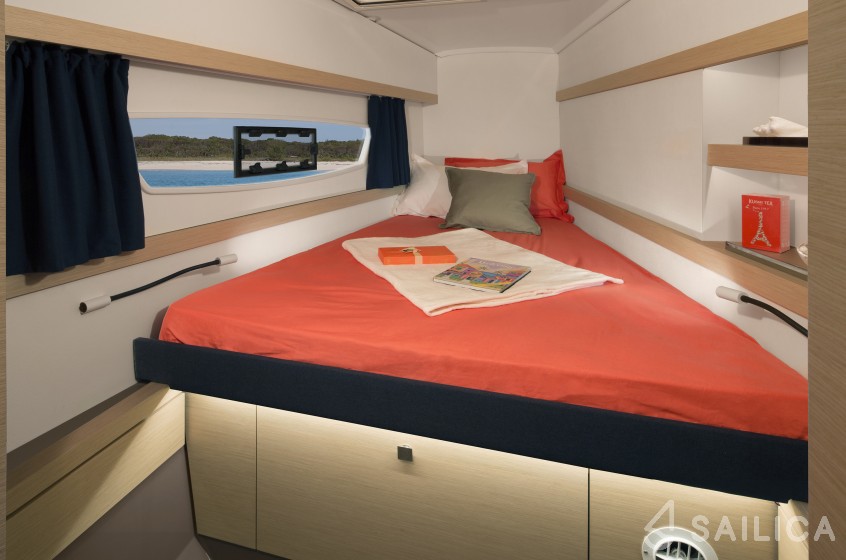 Lucia 40 - Yacht Charter Sailica