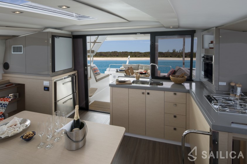 Lucia 40 - Yacht Charter Sailica