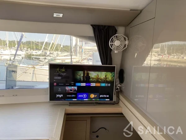 Lucia 40 - Yacht Charter Sailica