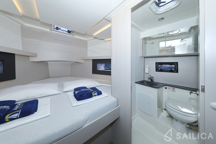 Futura 40 Grand Horizon - Yacht Charter Sailica