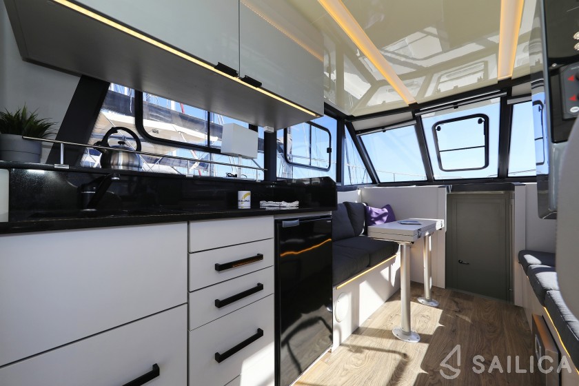 Futura 40 Grand Horizon - Yacht Charter Sailica