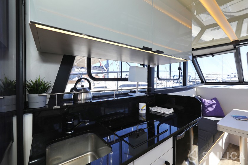 Futura 40 Grand Horizon - Yacht Charter Sailica