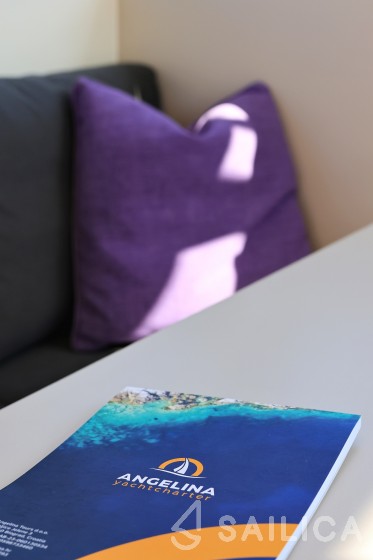 Futura 40 Grand Horizon - Yacht Charter Sailica