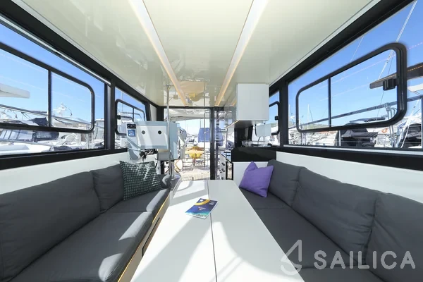 Futura 40 Grand Horizon - Yacht Charter Sailica