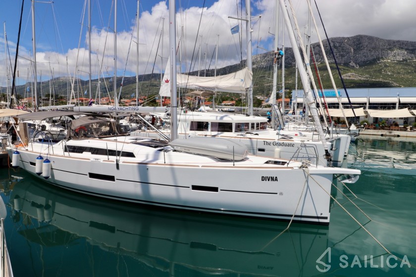Dufour 460 GL - Yacht Charter Sailica
