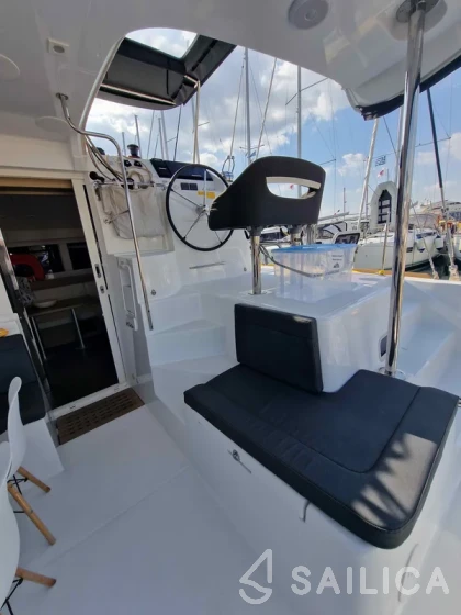 Lagoon 40 - Yacht Charter Sailica