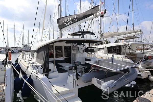 Lagoon 40 - Yacht Charter Sailica
