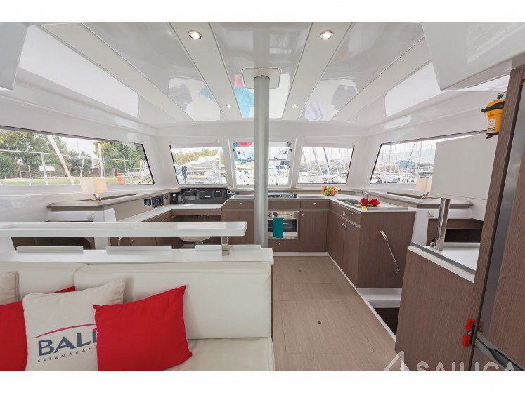 Bali Catspace - Yacht Charter Sailica