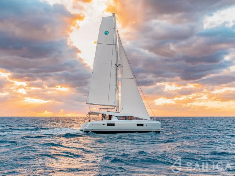 Lagoon 42 - Yacht Charter Sailica