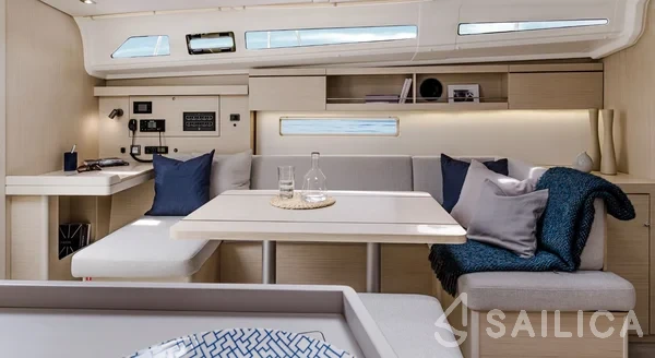 Oceanis 40.1 - Yacht Charter Sailica