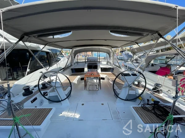 Oceanis 51.1 - Yacht Charter Sailica