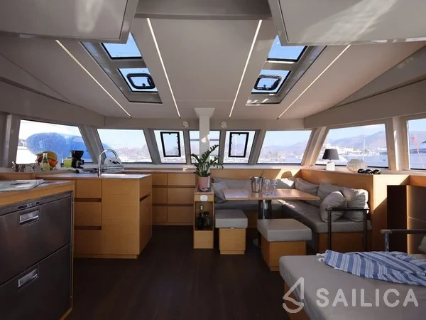 Nautitech 46 Fly - Yacht Charter Sailica