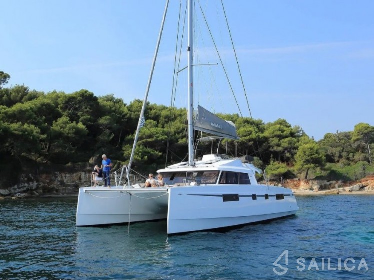 Nautitech 46 Fly - Yacht Charter Sailica