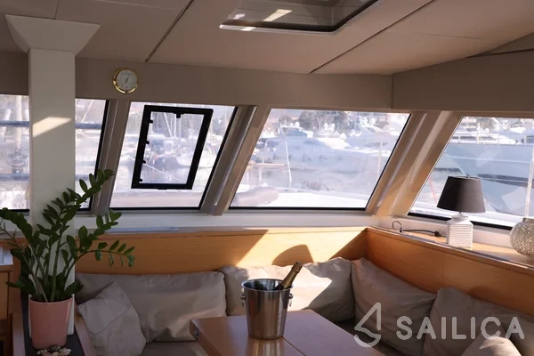 Nautitech 46 Fly - Yacht Charter Sailica