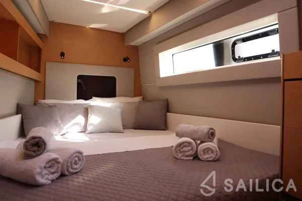 Nautitech 46 Fly - Yacht Charter Sailica