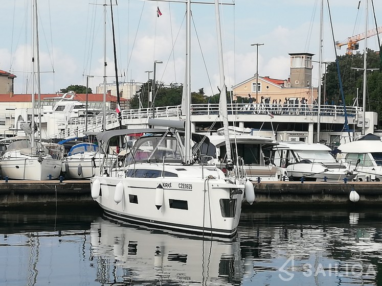 Bavaria C38 - Yacht Charter Sailica
